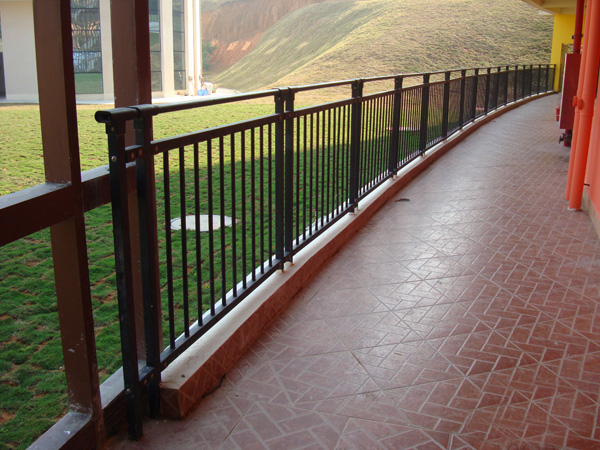 锌（xīn）钢护（hù）栏-1003