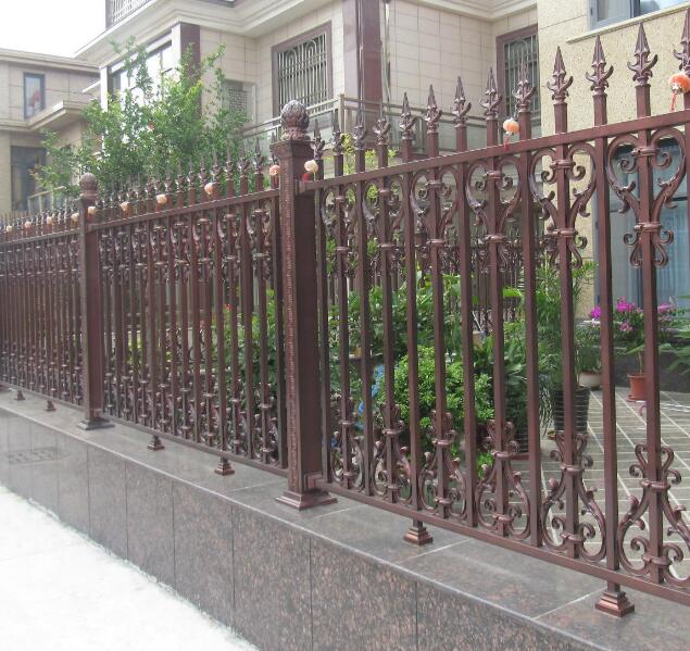 铝合（hé）金护（hù）栏（lán）